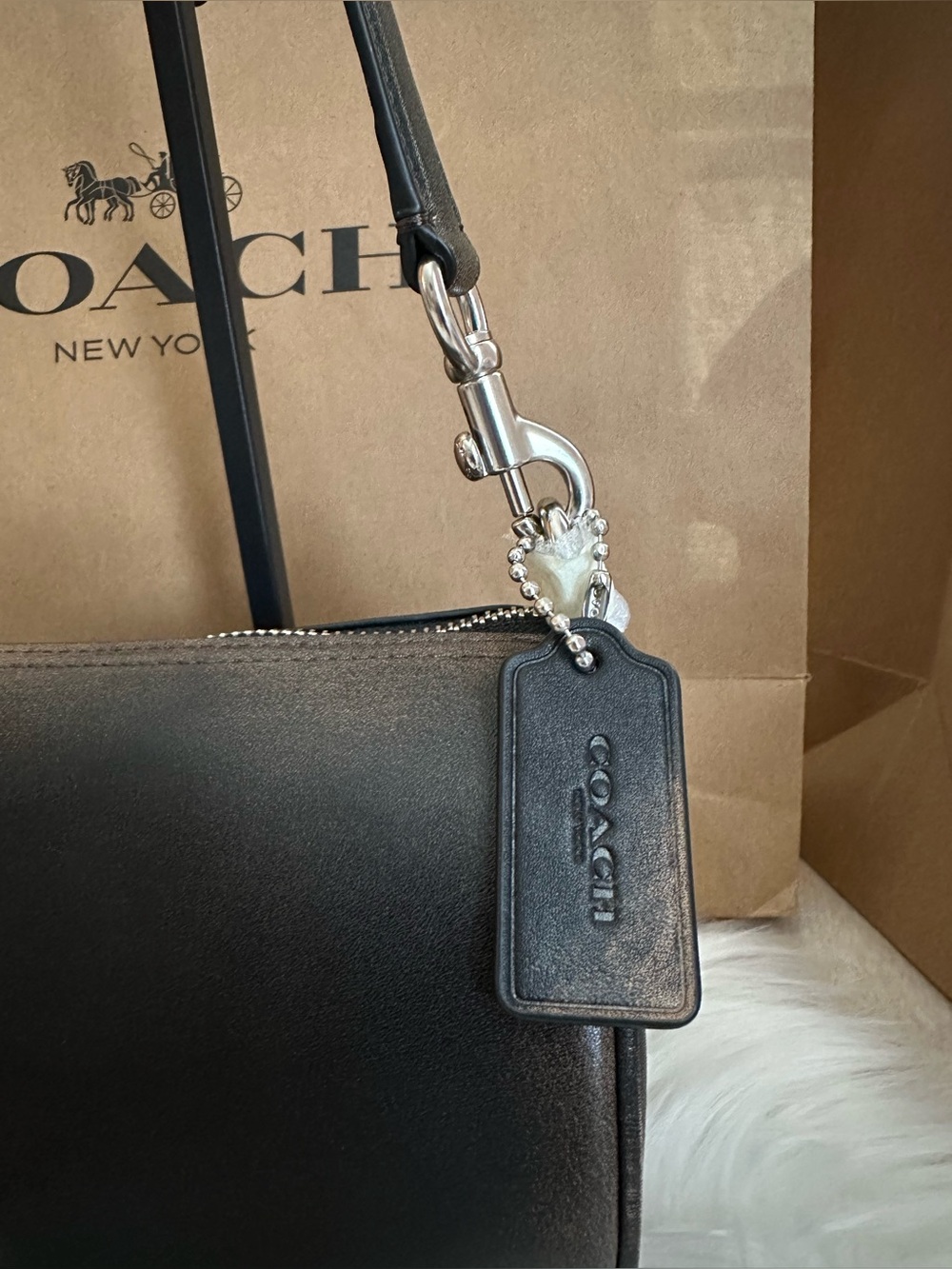 Coach Andre Barrel Bag 24
In Loved Leather - Picture 2 of 9